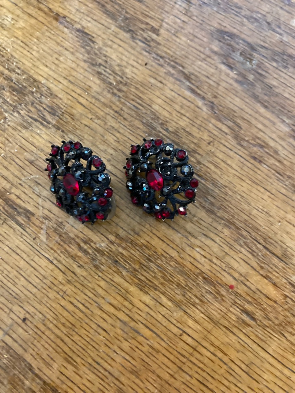 Vintage-Inspired Red Crystal Filigree Clip-On Earrings